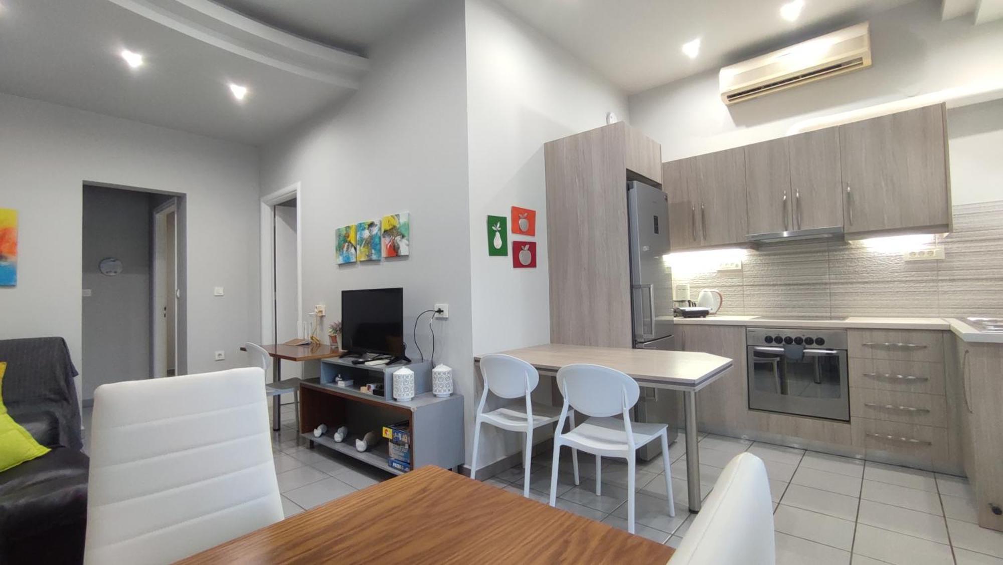 Dennis Stylish Apartment Kato Daratso Exterior foto